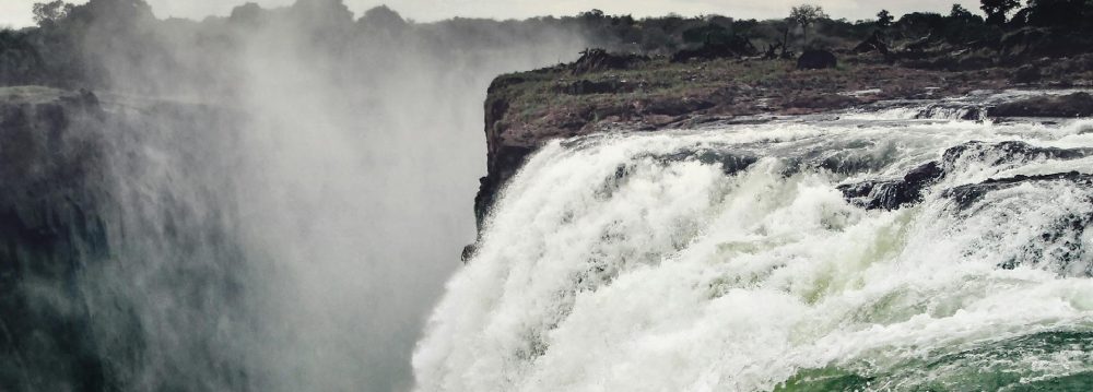 Solo Women Travelling Victoria Falls Guide